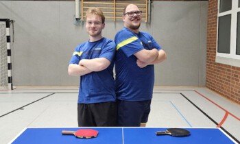 Zwei Spieler des TV Meppen Tischtennis beim Landesfinale der Turnierserie TTVN Race