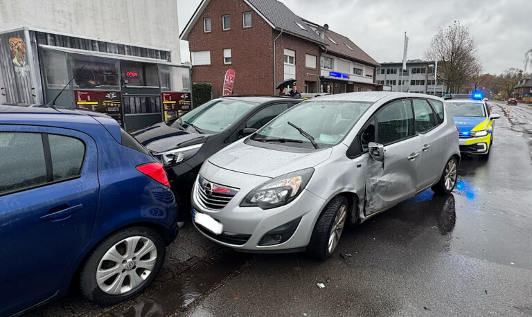 Meppen – Unfall beim Ausscheren auf die Fahrbahn