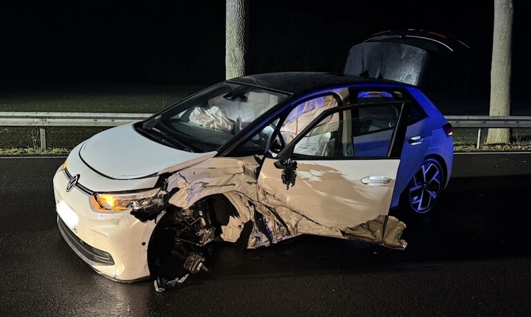 Haselünne – Zwei Pkw kollidieren auf B402 zwischen Bokeloh und  Dörgen