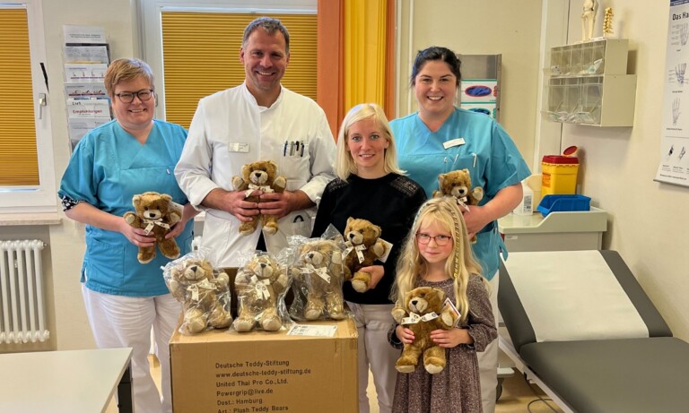 Hümmling Hospital Sögel freut sich über großzügige Spende der Deutschen Teddy Stiftung