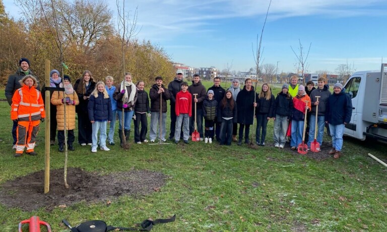 Lingen – Kinder- und Jugendparlament pflanzt 60 Obstbäume im Emsauenpark