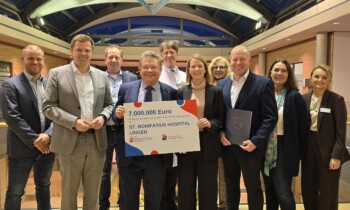 Niedersachsens Gesundheitsminister Dr. Andreas Philippi überreicht Förderbescheid in Höhe von 7 Millionen Euro an das Bonifatius Hospital in Lingen