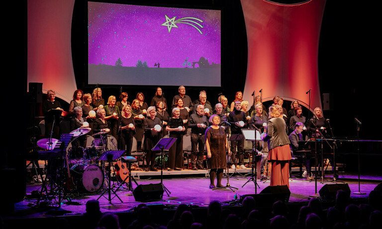 6. Meppener Weihnachtskonzert vor ausverkauften Rängen – 8.800€ für Telefonseelsorge