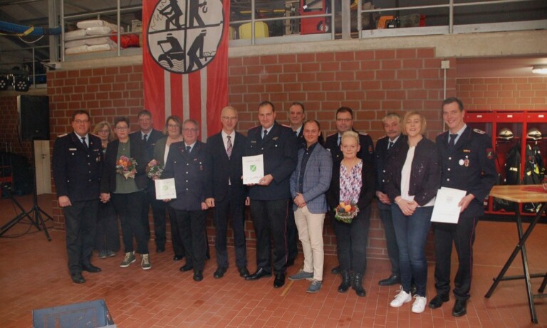Wechsel an der Spitze der Geester Feuerwehr – Ortsbrandmeister Dieter Einhaus und Stellv. Gemeindebrandmeister Bernhard Koers offiziell verabschiedet
