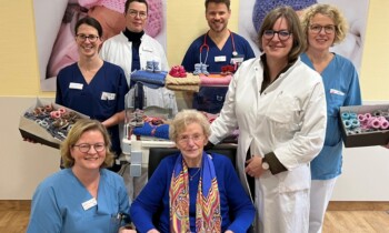 Lingen – Herzenswärme aus Wolle – Anni Kock strickt für die Kleinsten