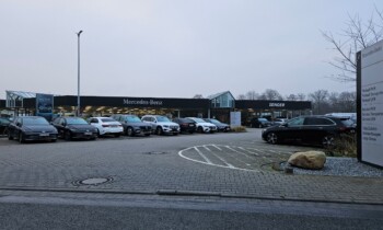 Meppen – Scheinwerfer an Neufahrzeug entwendet