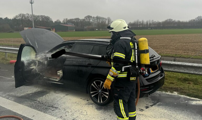 Geeste – BMW gerät auf A31 in Brand