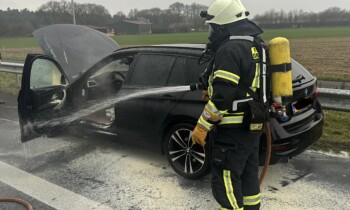 Geeste – BMW gerät auf A31 in Brand