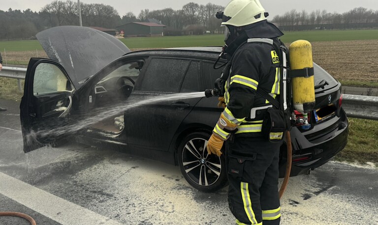 Geeste – BMW gerät auf A31 in Brand