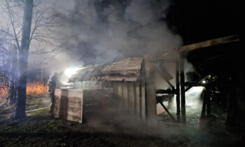 Feuerwehr löscht Schuppenbrand in Groß Stavern