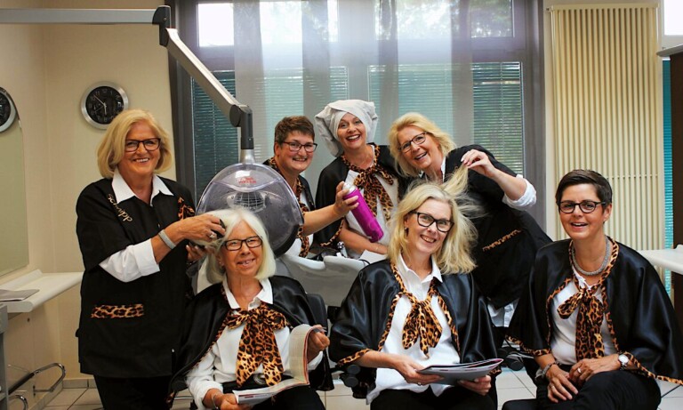 Kabarett zum Internationalen Frauentag – Humorvoller Abend mit den „Rodder Kratzbürsten“