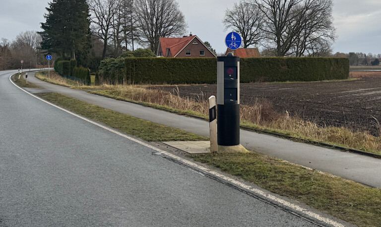 Unbekannte beschädigen Blitzer im Landkreis Emsland