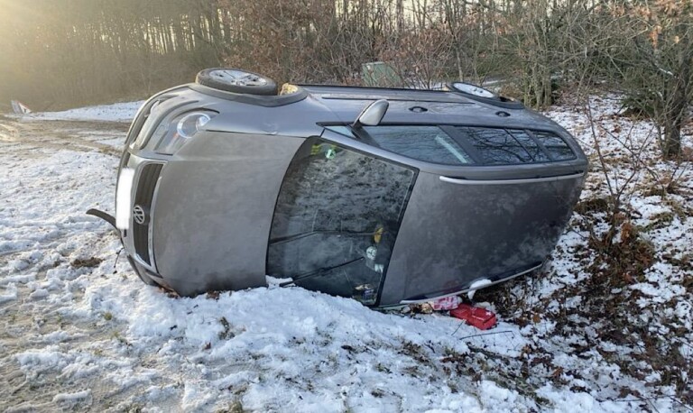 Dalum – Pkw überschlägt sich auf Wietmarscher Damm