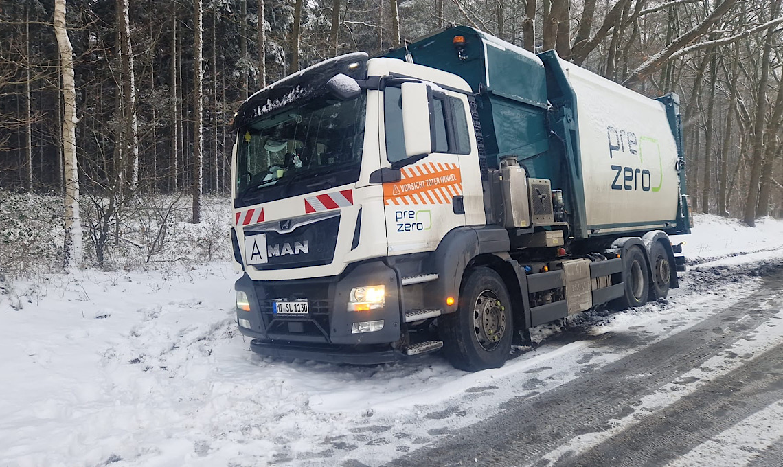 Schnee- und Eisglätte behindern die Müllabfuhr – Abfallbehälter gut erreichbar aufstellen