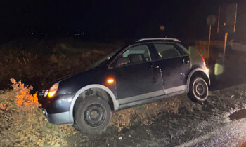 Meppen – VW landet in Hemsen auf Hecke