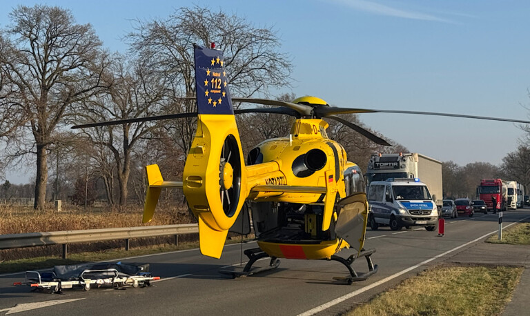 Haren-Rütenbrock -Radfahrer kollidiert auf B408 mit Laster