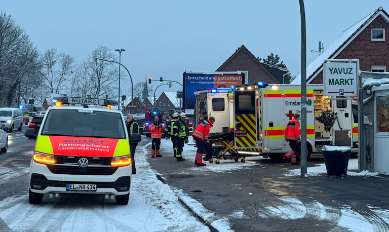 Lingen – Rauchentwicklung durch defekte Heizung – Feuerwehr holt Bewohner aus Haus