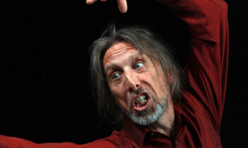 Rainer Rudloff liest aus Werken rund um das Thema Duft in der Lingener Stadtbibliothek