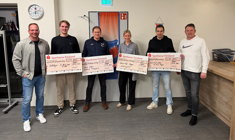 700 Tannenbäume für den guten Zweck – SV Union Meppen übergibt 3.500 Euro an lokale Projekte