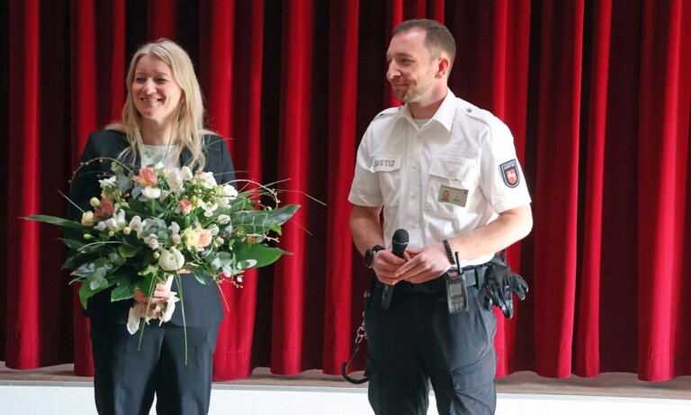 Ministerin Wahlmann besucht JVA Meppen – Anerkennung für engagierte Mitarbeitende