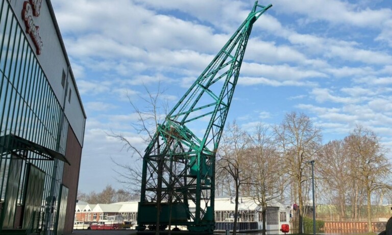Papenburg – Instandsetzungsarbeiten am historischen Kran „Strauss“