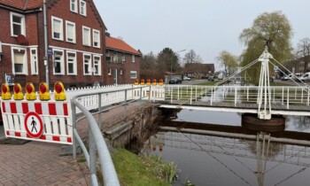 Halbseitige Sperrung an der Umländerwiek links in Papenburg