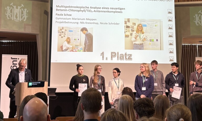 Paula Schoe vom Gymnasium Marianum Meppen feiert Landessieg bei „Jugend forscht“