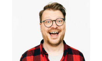 Stand-Up-Comedian Maxi Gstettenbauer bringt sein Programm „Stabil“ in die Alte Weberei Nordhorn