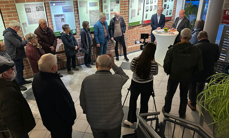 Ausstellungseröffnung mit vielen Interessierten – „Die Gemeinde Geeste vor 50 Jahren – Das Jahr 1976“