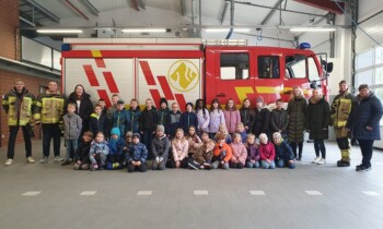 Hilkenbrooker Grundschulkinder zu Besuch bei der Feuerwehr Hilkenbrook