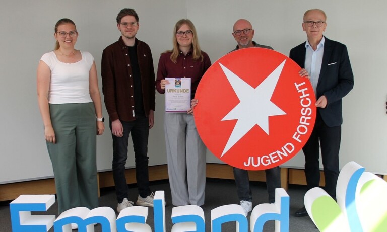 Meppen – Jungforscherin Paula Schoe erhält „Sonderpreis des emsländischen Landrats“