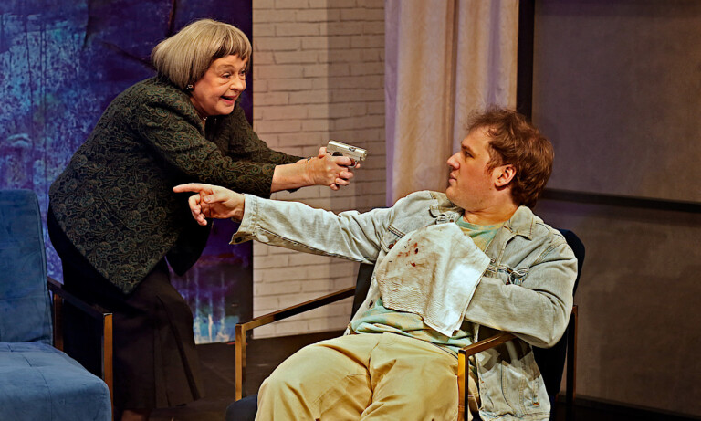 “Berliner Kriminaltheater“ dreht im KTS Nordhorn den „Enkeltrick“ auf skurrile Art um