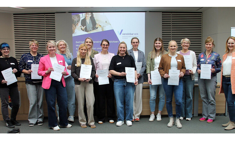 Vierzehn neue Vereinbarkeitslotsinnen stehen als Ansprechpartnerinnen bereit