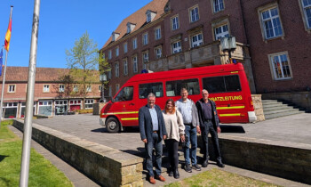 Stadt Nordhorn schenkt Einsatzleitwagen an ukrainische Partnerstadt