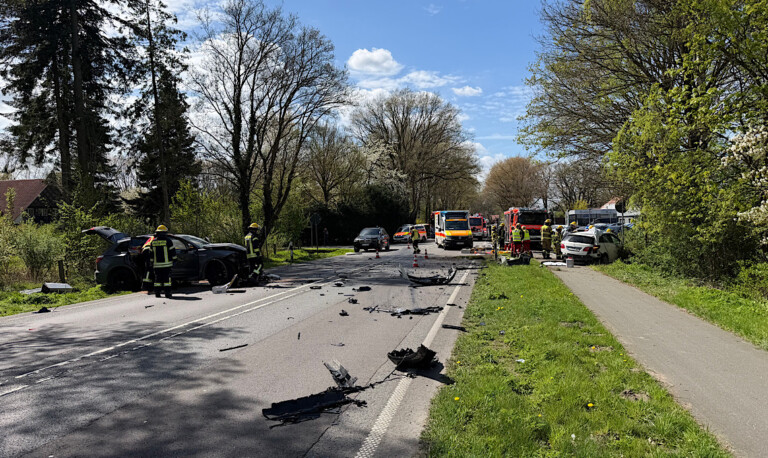 Haselünne – Schwerer Verkehrsunfall auf B213