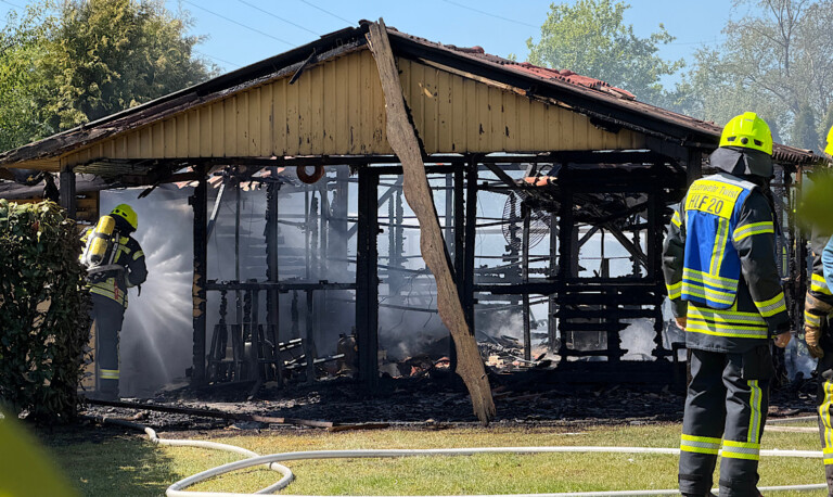 Twist – Feuerwehr löscht Schuppenbrand