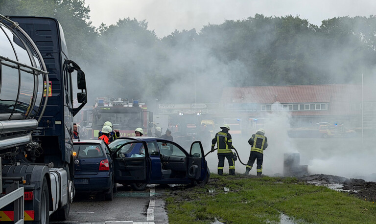 Feuerwehr, Polizei und Rettungsdienste trainieren gemeinsam den Ernstfall