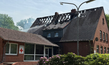 Hoogstede – Wohnungsbrand in ehemaliger Grundschule – Kinder retten sich ins Freie