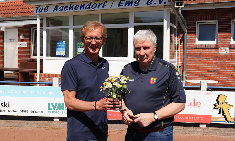 Losglück in der Küche – Wolfgang Sckeide aus Gütersloh gewinnt Hauptpreis beim TuS Aschendorf