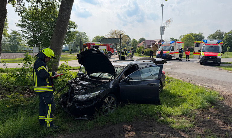 Schwerer Verkehrsunfall auf Süd-Nord-Straße in Oberlangen Moor