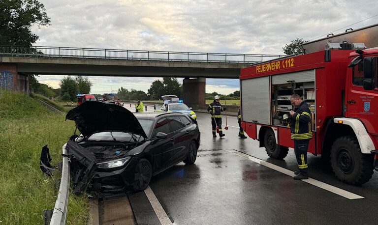 Haren – 46-Jähriger prallt auf A31 gegen Schutzplanken