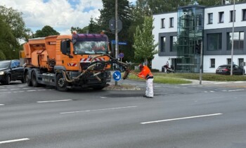 Stadtverwaltung startet Straßenreparaturen mit Patch-Verfahren