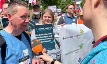 Mitarbeiter aus dem Emsland und Ostfriesland protestierten in Hannover gegen das GKV-Sparpaket