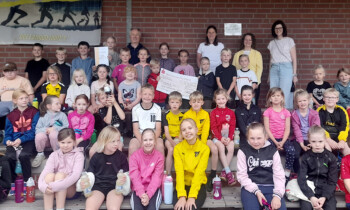 Grundschule Ober-Niederlangen erhält Auszeichnung für Sportabzeichen-Erfolg