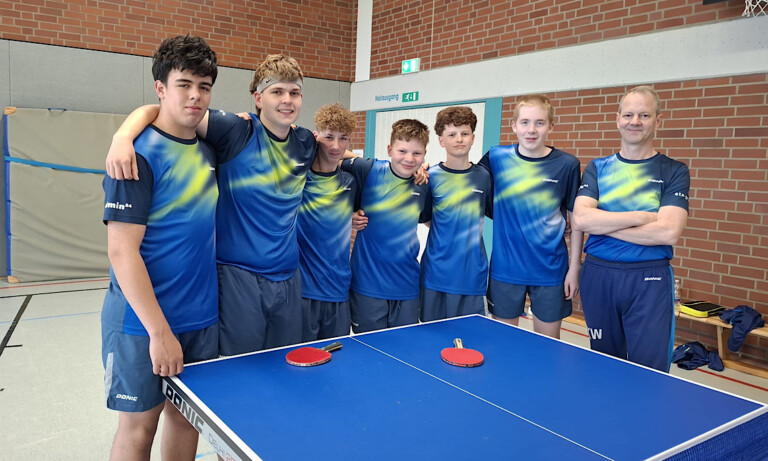 Jugend 19 des TV Meppen Tischtennis krönt starke Saison mit dem Meistertitel