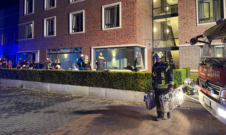 Brand in Emsbürener Wohnanlage – 300 Menschen evakuiert