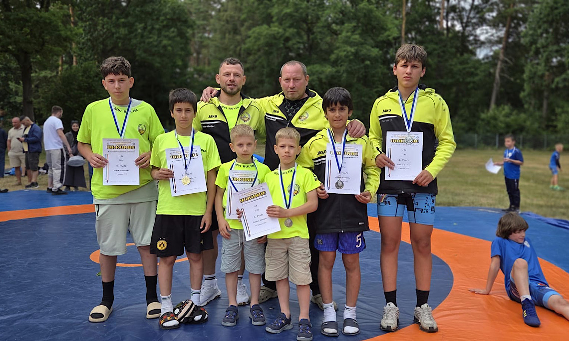 Erfolgreicher Auftritt der Ringer des TV Meppen beim 33. Opel-Cup in Torgelow
