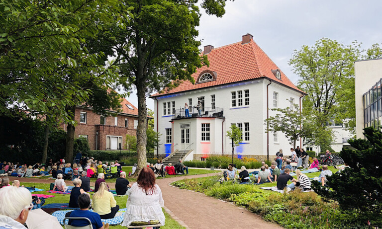 Lingen – Picknickkonzert im Garten an der Kunst- und Kulturvilla