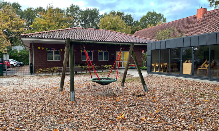 Die Bagger rollen an – Auftakt für die Sanierung der Paulus-Kita in Dalum