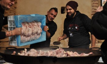 Rund 2.000 Kilometer für die Spanische Nacht: El Papi bringt authentische spanische Küche auf den Lingener Marktplatz
